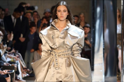 Saint Laurent: Модный триумф или устаревший ход?